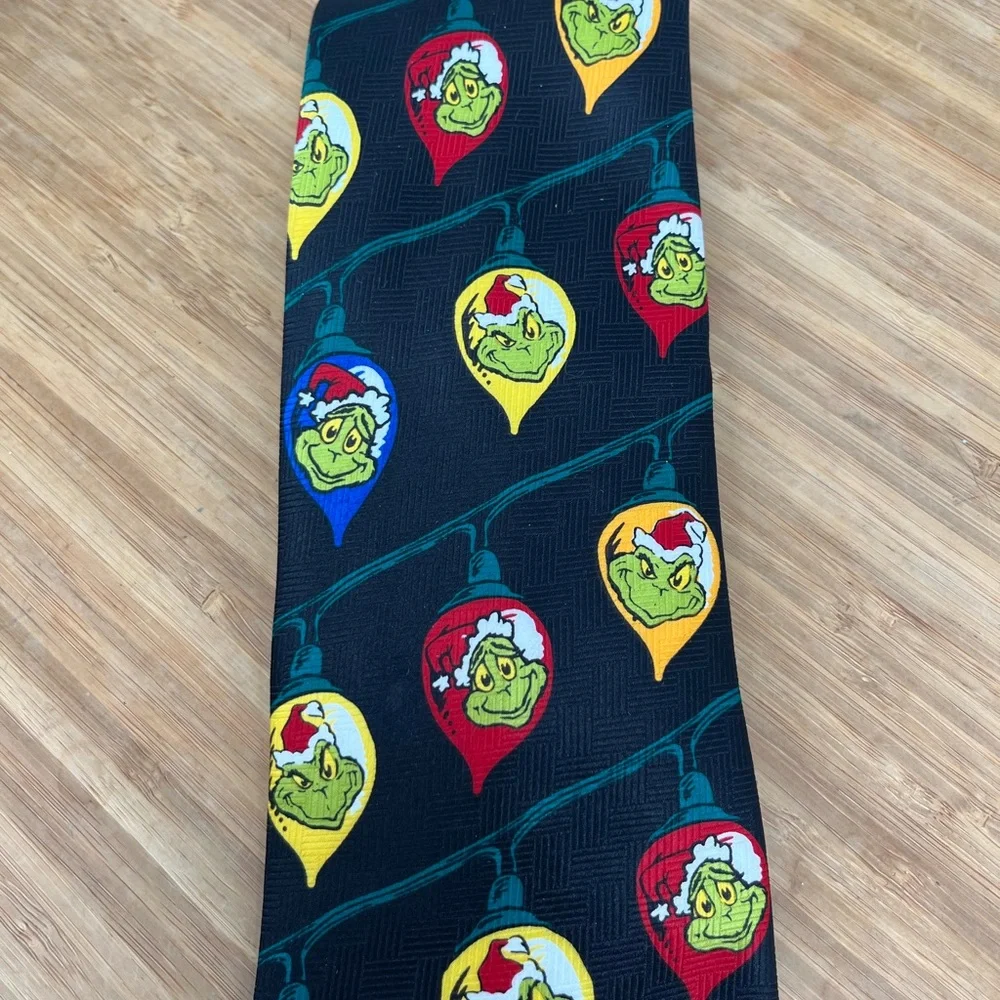 Vintage 90s Dr. Seuss The Grinch Christmas Theme Tie Necktie Holiday 58”‎ 3.5”